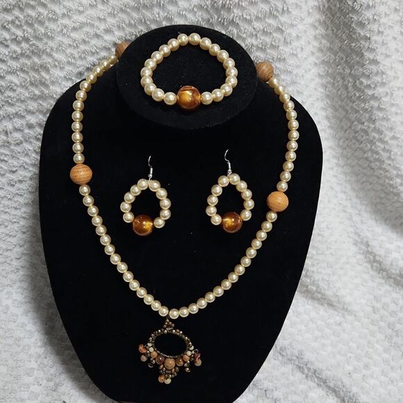 Handmade repurpose Earth tones beaded Jewelry Set - Picture 5 of 5